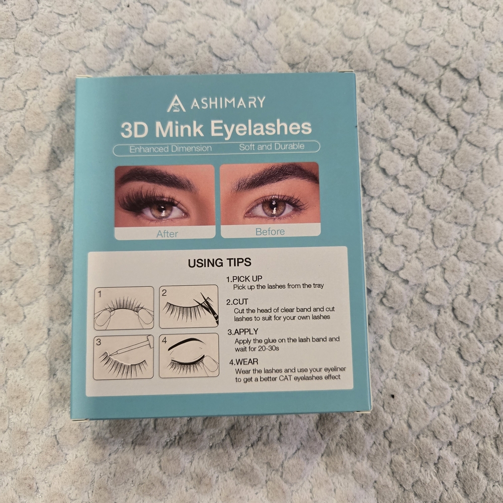 Eyelash Set with Brushes - Picture 2 of 5